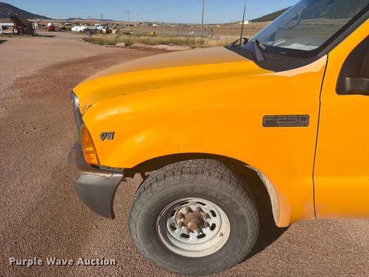 image for item FM7679 2000 Ford F250 utility bed pickup truck
