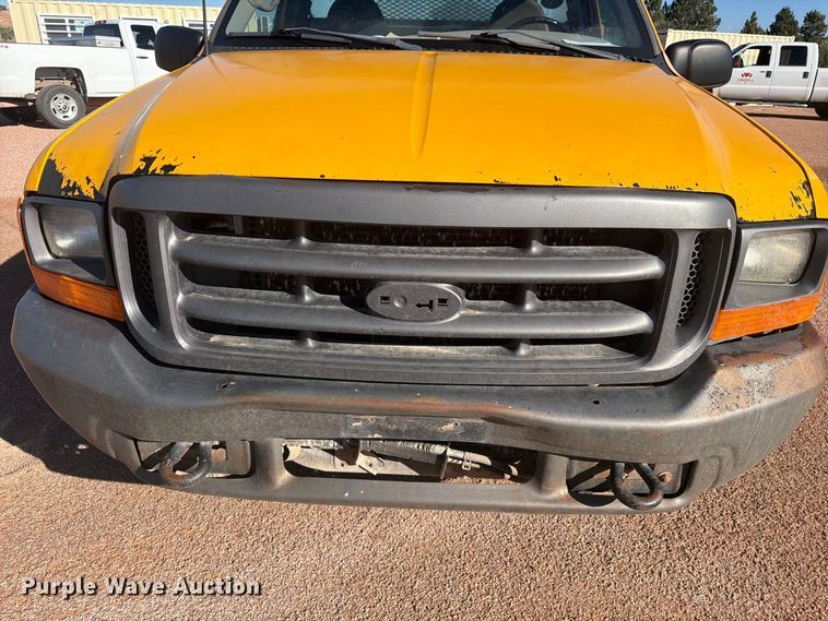 image for item FM7679 2000 Ford F250 utility bed pickup truck