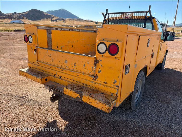 image for item FM7679 2000 Ford F250 utility bed pickup truck