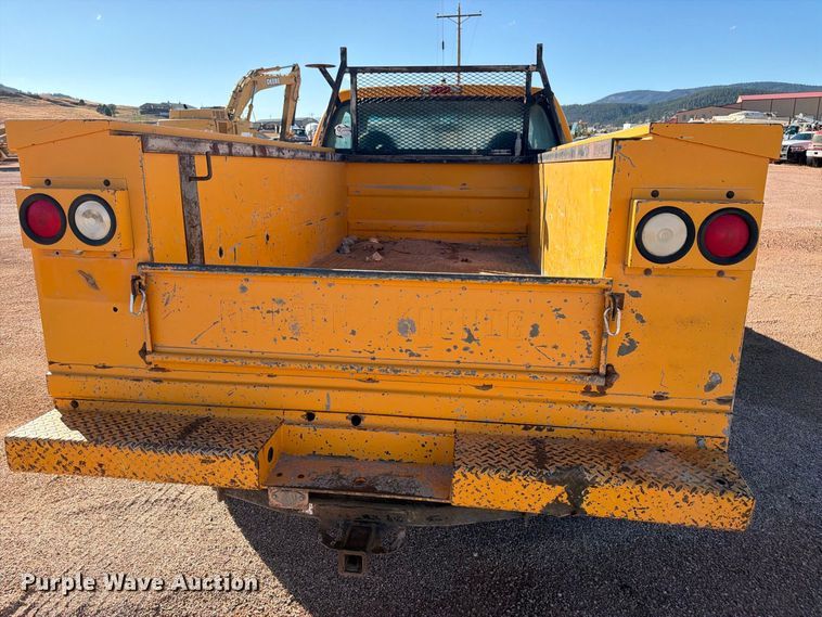 image for item FM7679 2000 Ford F250 utility bed pickup truck