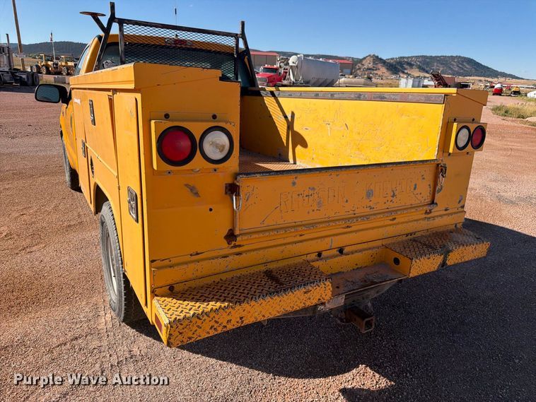 image for item FM7679 2000 Ford F250 utility bed pickup truck