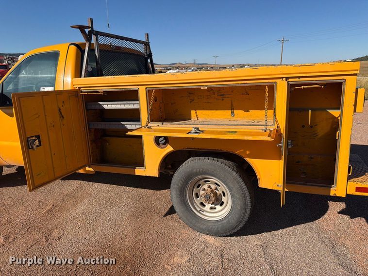 image for item FM7679 2000 Ford F250 utility bed pickup truck