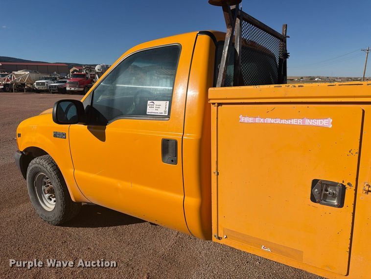 image for item FM7679 2000 Ford F250 utility bed pickup truck
