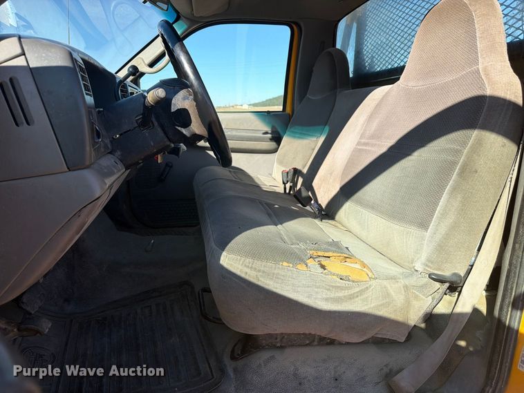 image for item FM7679 2000 Ford F250 utility bed pickup truck