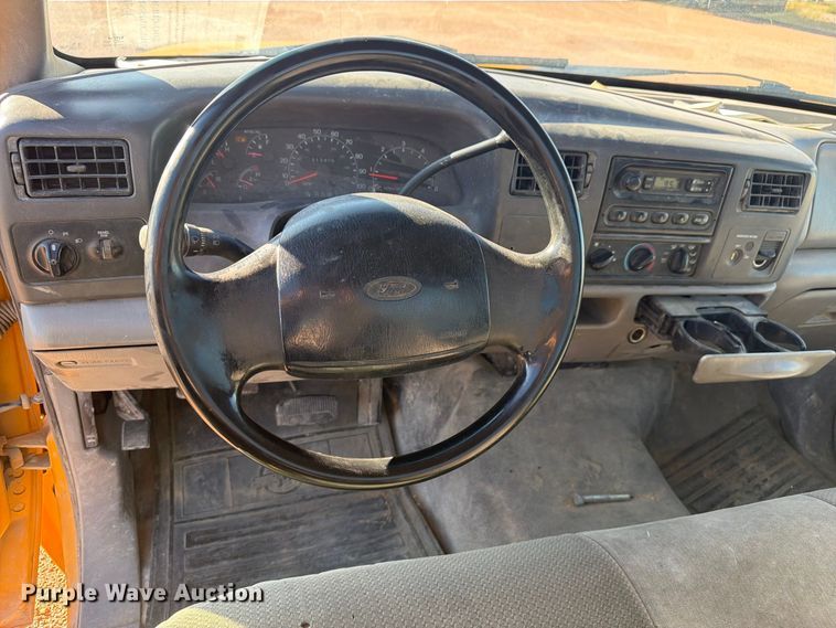image for item FM7679 2000 Ford F250 utility bed pickup truck
