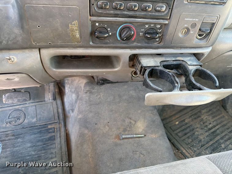 image for item FM7679 2000 Ford F250 utility bed pickup truck