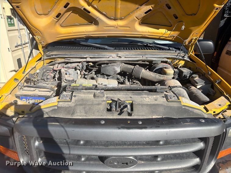 image for item FM7679 2000 Ford F250 utility bed pickup truck