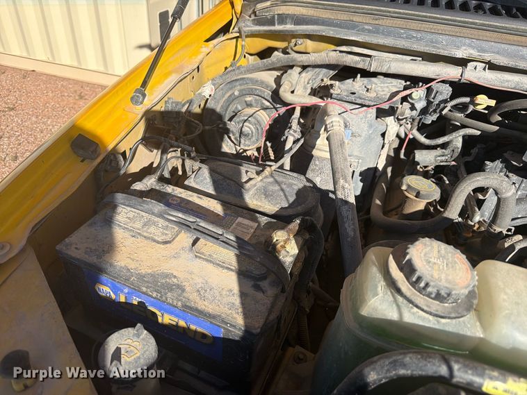 image for item FM7679 2000 Ford F250 utility bed pickup truck