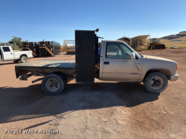 image for item FM7680 1991 GMC 3500 flatbed pickup truck