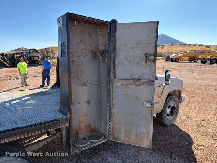 image for item FM7680 1991 GMC 3500 flatbed pickup truck