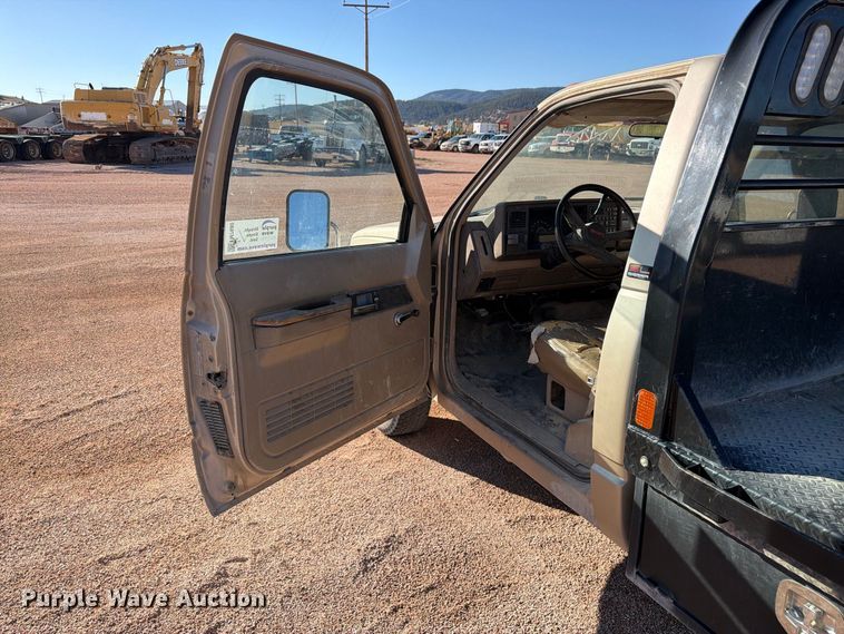 image for item FM7680 1991 GMC 3500 flatbed pickup truck