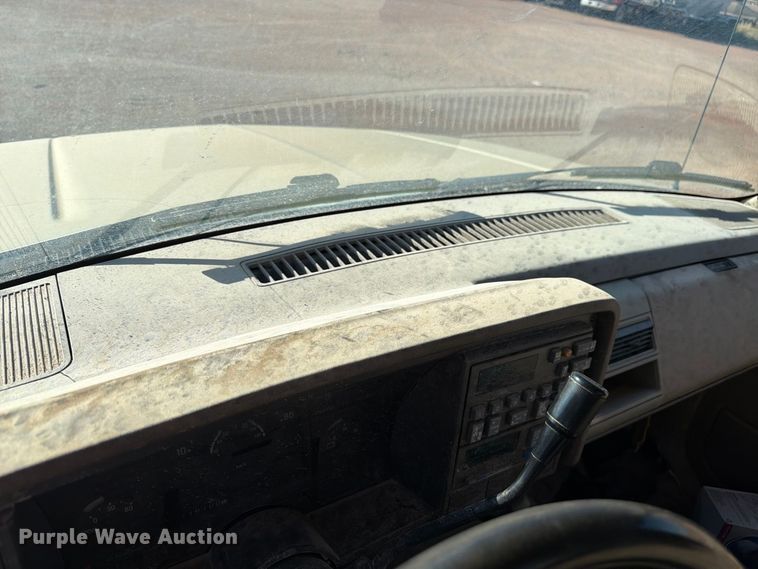 image for item FM7680 1991 GMC 3500 flatbed pickup truck