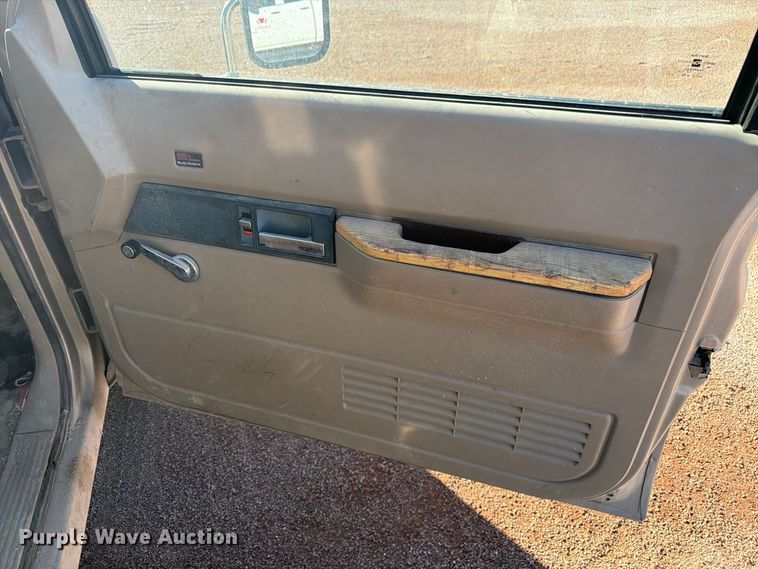 image for item FM7680 1991 GMC 3500 flatbed pickup truck