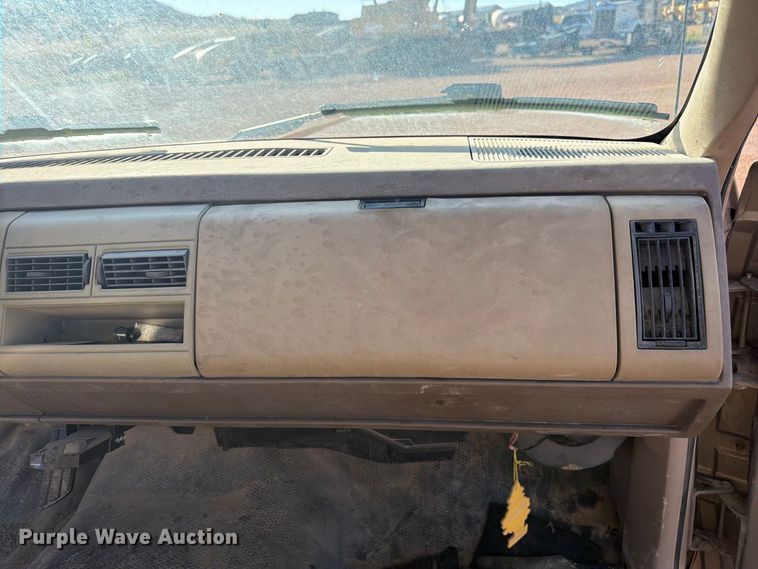 image for item FM7680 1991 GMC 3500 flatbed pickup truck