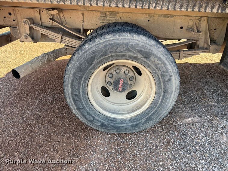 image for item FM7680 1991 GMC 3500 flatbed pickup truck