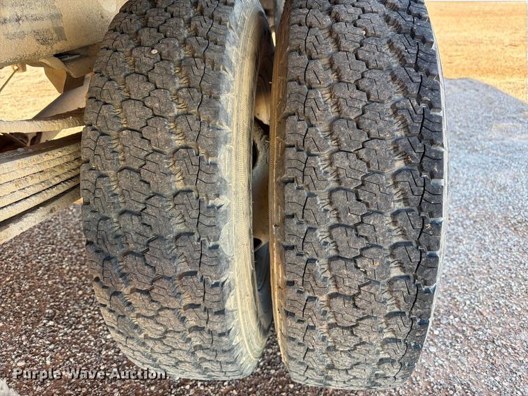 image for item FM7680 1991 GMC 3500 flatbed pickup truck