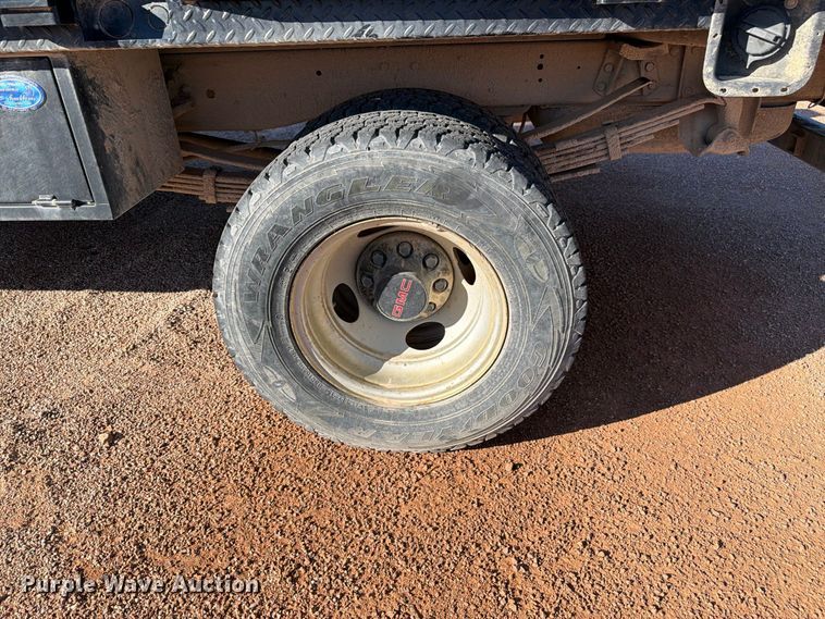 image for item FM7680 1991 GMC 3500 flatbed pickup truck