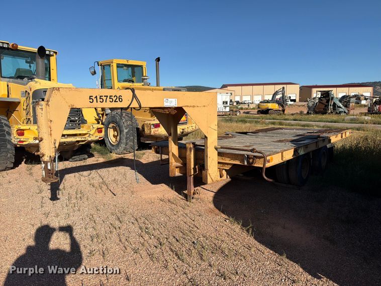 1975 Miller flatbed trailer