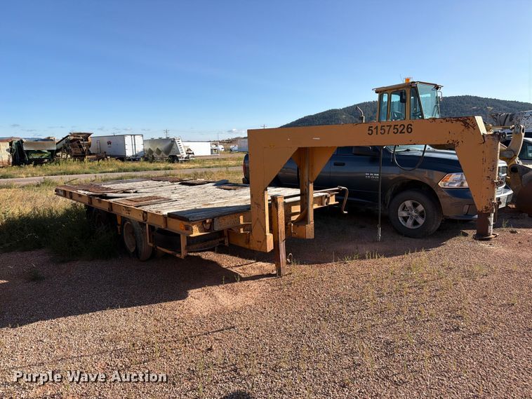 image for item FM7682 1975 Miller flatbed trailer
