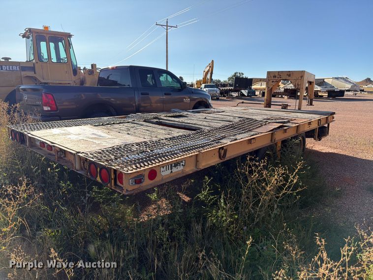 image for item FM7682 1975 Miller flatbed trailer