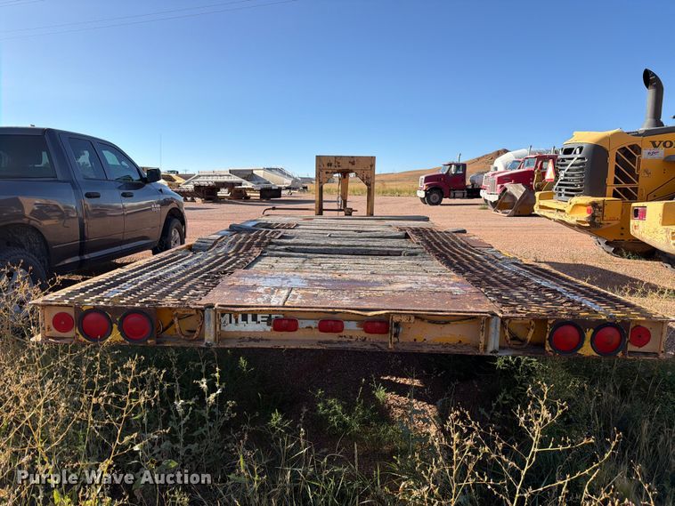 image for item FM7682 1975 Miller flatbed trailer