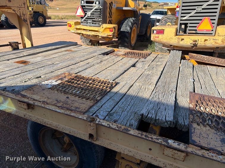 image for item FM7682 1975 Miller flatbed trailer