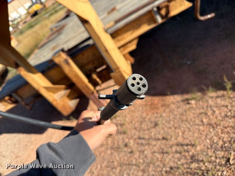 image for item FM7682 1975 Miller flatbed trailer