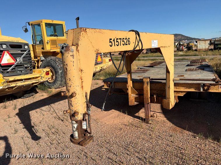 image for item FM7682 1975 Miller flatbed trailer