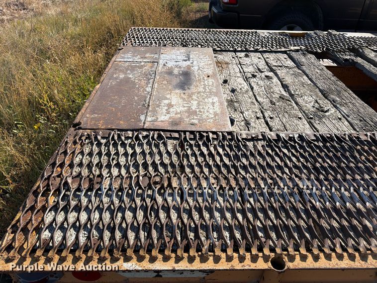 image for item FM7682 1975 Miller flatbed trailer