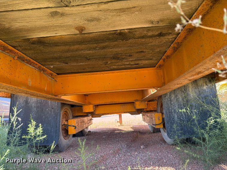 image for item FM7682 1975 Miller flatbed trailer