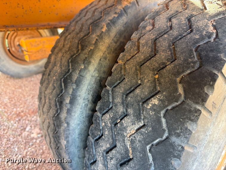 image for item FM7682 1975 Miller flatbed trailer