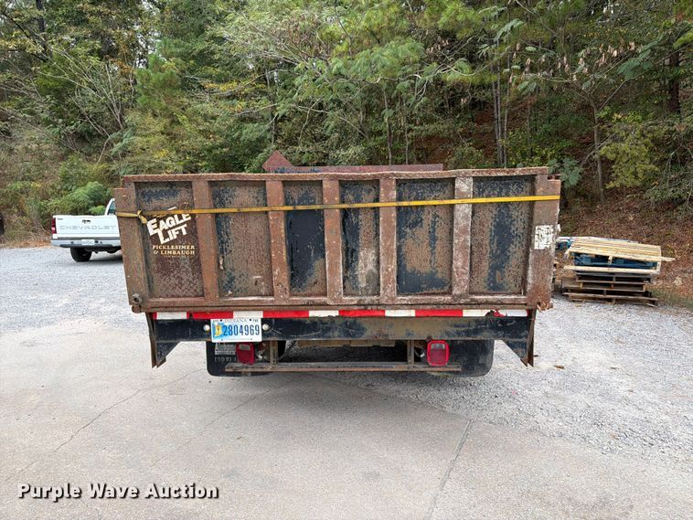 image for item FN2038 2001 Ford F450 Super Duty flatbed truck