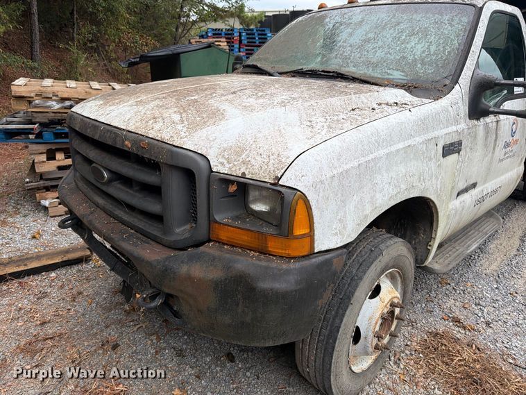 image for item FN2038 2001 Ford F450 Super Duty flatbed truck