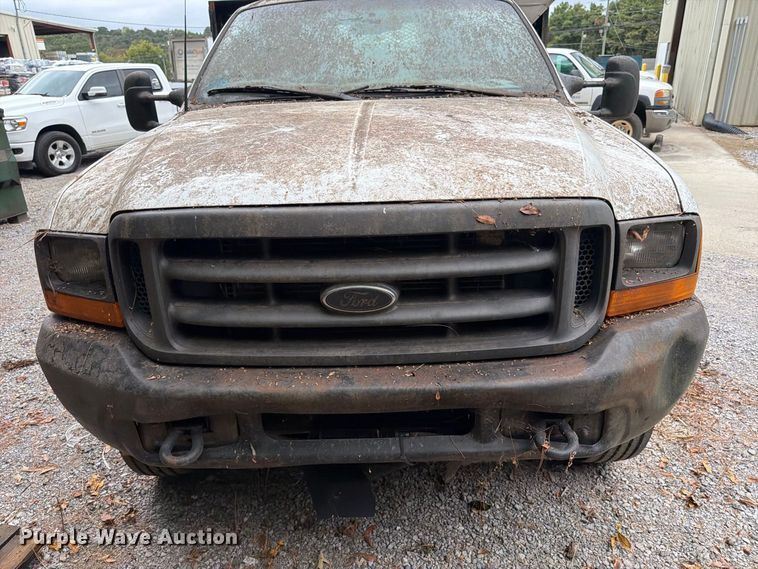 image for item FN2038 2001 Ford F450 Super Duty flatbed truck
