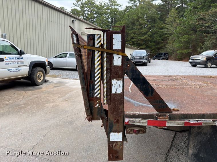 image for item FN2038 2001 Ford F450 Super Duty flatbed truck