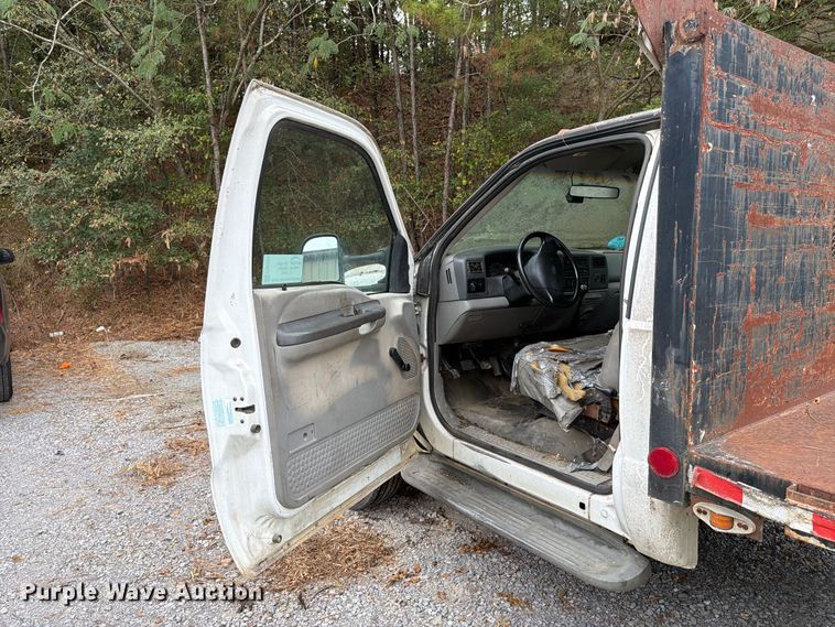 image for item FN2038 2001 Ford F450 Super Duty flatbed truck