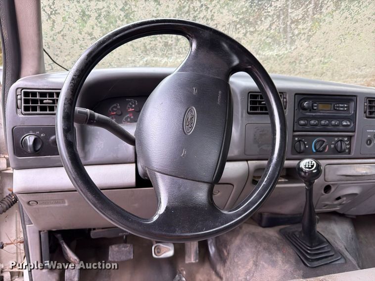 image for item FN2038 2001 Ford F450 Super Duty flatbed truck