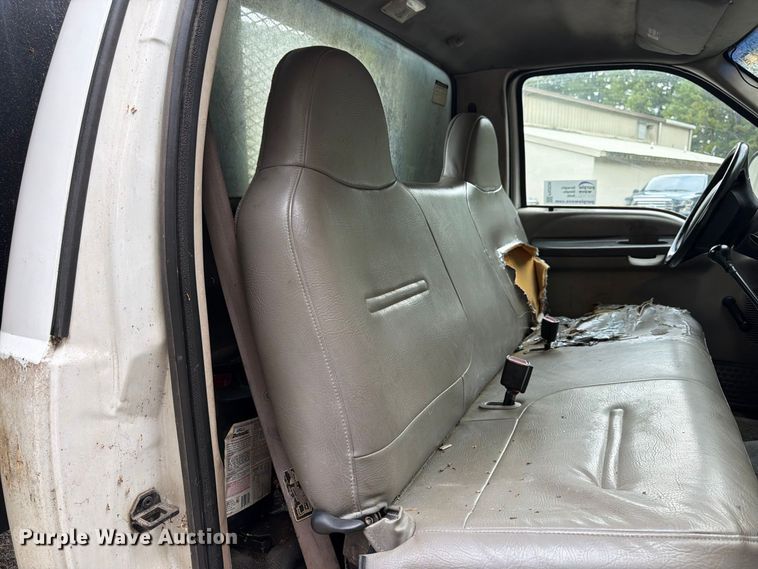 image for item FN2038 2001 Ford F450 Super Duty flatbed truck