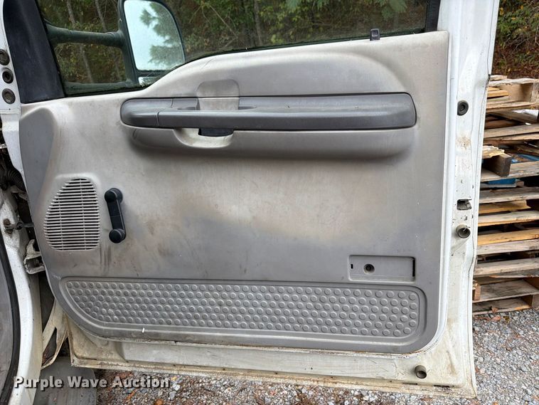 image for item FN2038 2001 Ford F450 Super Duty flatbed truck