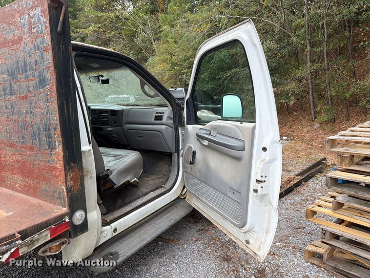 image for item FN2038 2001 Ford F450 Super Duty flatbed truck
