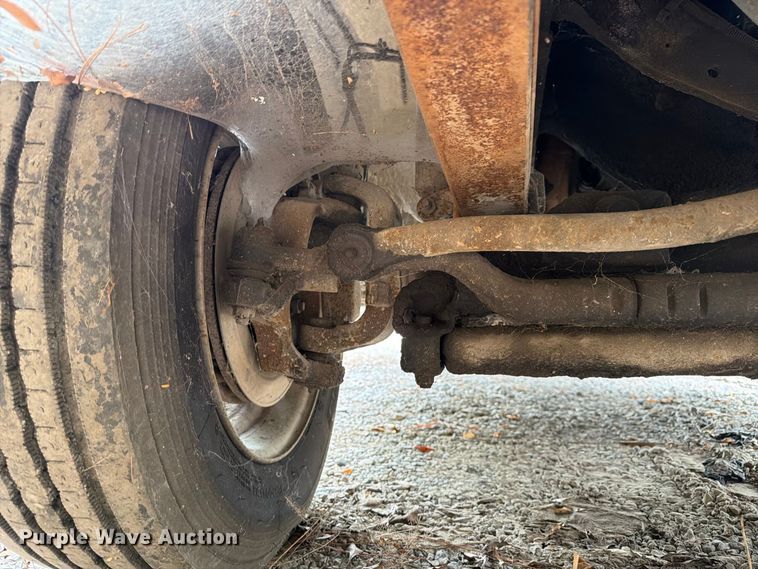 image for item FN2038 2001 Ford F450 Super Duty flatbed truck