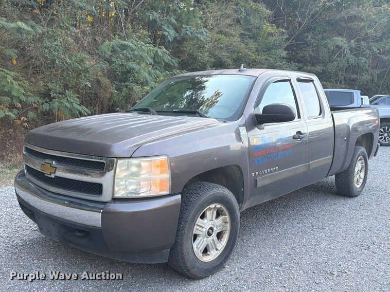 2008 Chevrolet Silverado 1500 Ext. Cab pickup truck