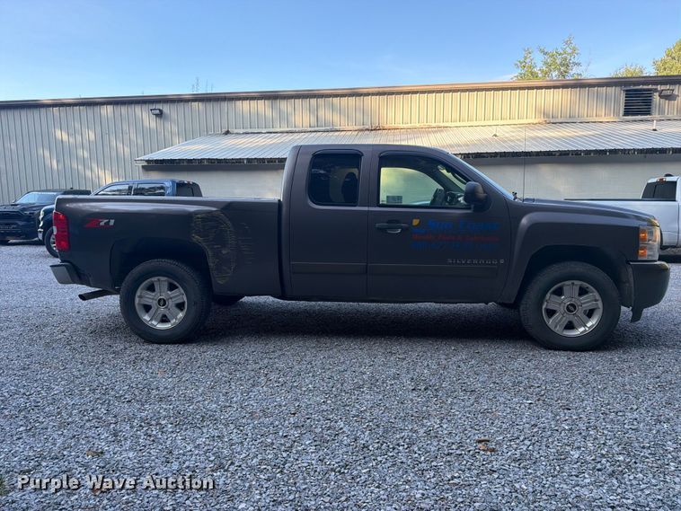 image for item FN2052 2008 Chevrolet Silverado 1500 Ext. Cab pickup truck