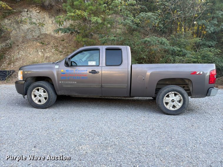 image for item FN2052 2008 Chevrolet Silverado 1500 Ext. Cab pickup truck