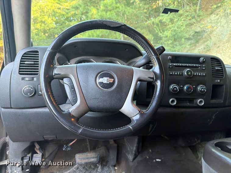image for item FN2052 2008 Chevrolet Silverado 1500 Ext. Cab pickup truck