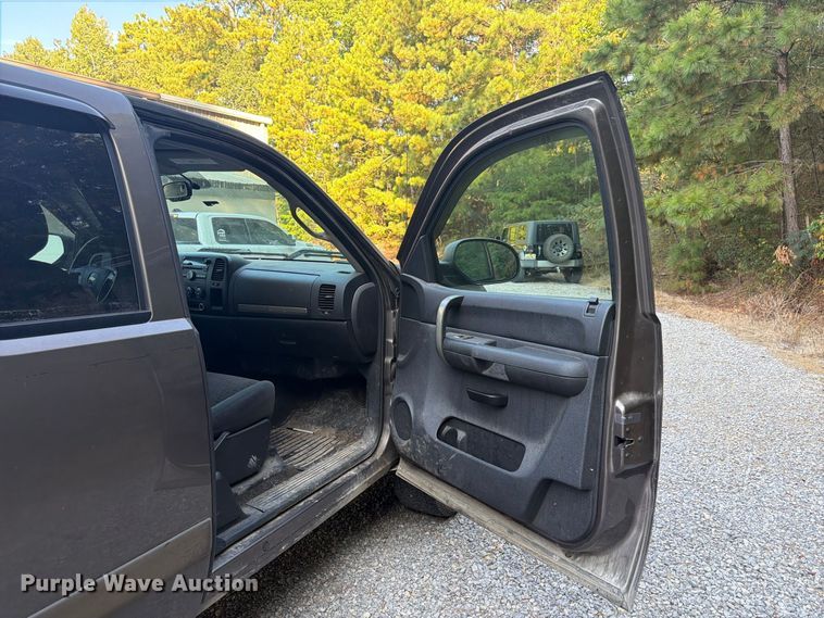 image for item FN2052 2008 Chevrolet Silverado 1500 Ext. Cab pickup truck