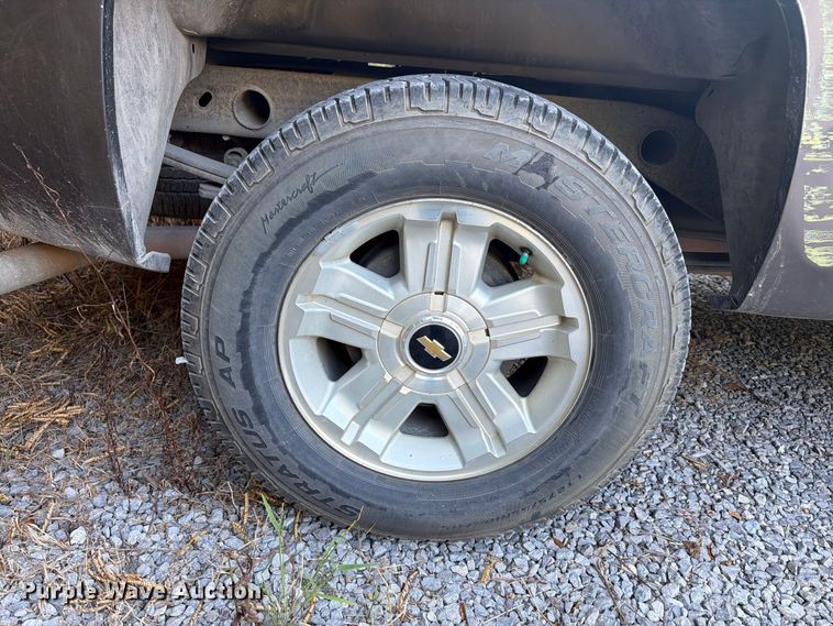 image for item FN2052 2008 Chevrolet Silverado 1500 Ext. Cab pickup truck