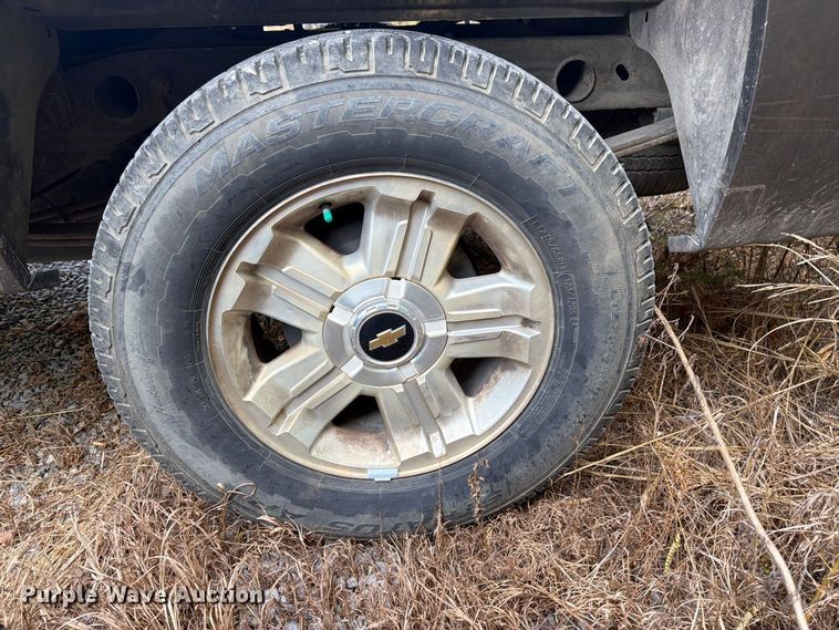 image for item FN2052 2008 Chevrolet Silverado 1500 Ext. Cab pickup truck