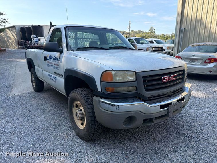 image for item FN2053 2006 GMC Sierra 2500 HD pickup truck