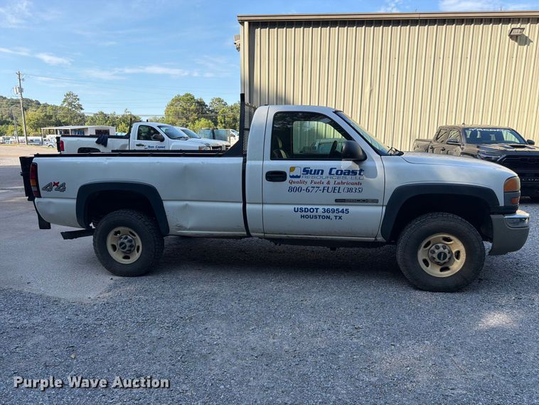 image for item FN2053 2006 GMC Sierra 2500 HD pickup truck